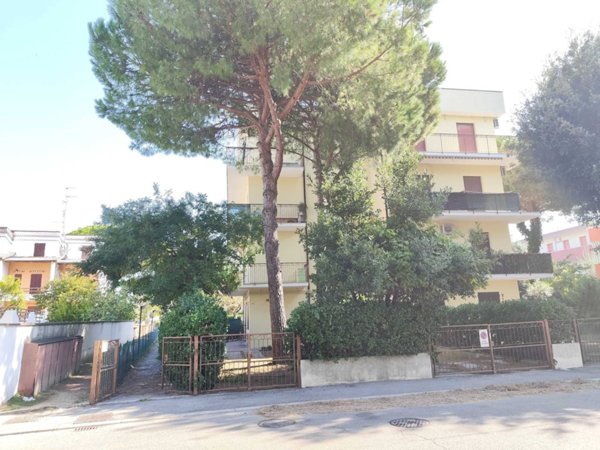 appartamento in vendita a Ravenna in zona Lido Adriano