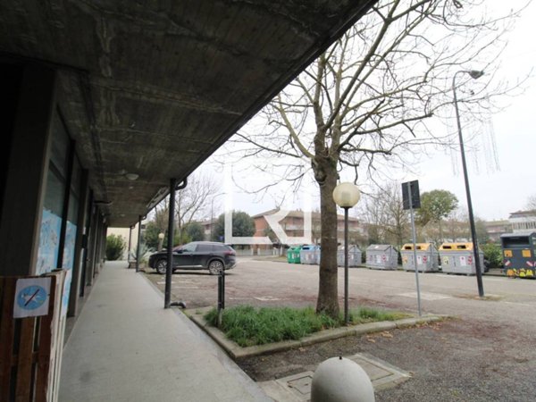 negozio in vendita a Ravenna in zona Punta Marina Terme