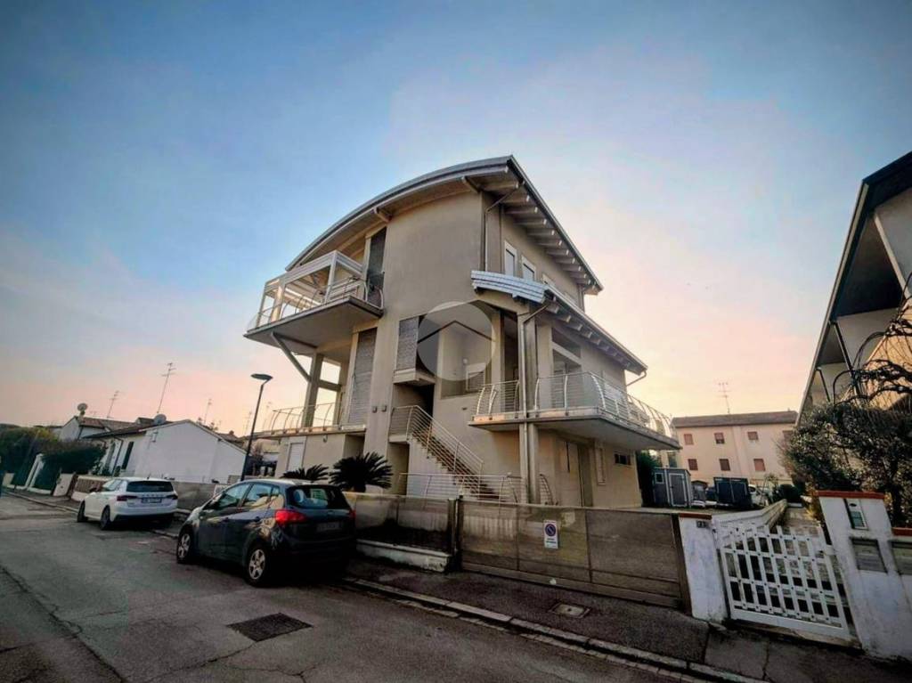 appartamento in vendita a Ravenna in zona Marina di Ravenna