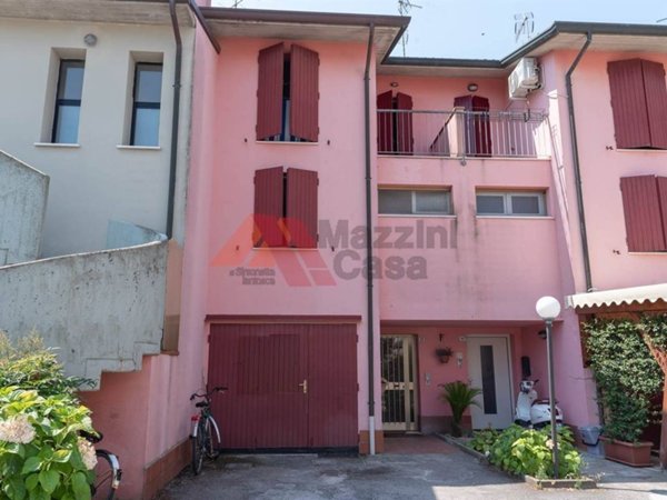 casa indipendente in vendita a Ravenna in zona Madonna dell'Albero