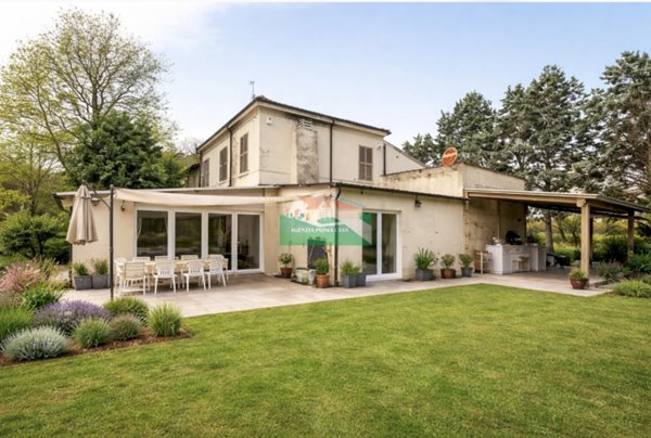 casa indipendente in vendita a Ravenna