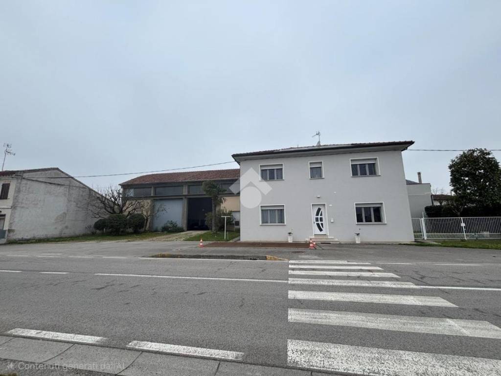 casa indipendente in vendita a Ravenna in zona Savarna / Conventello