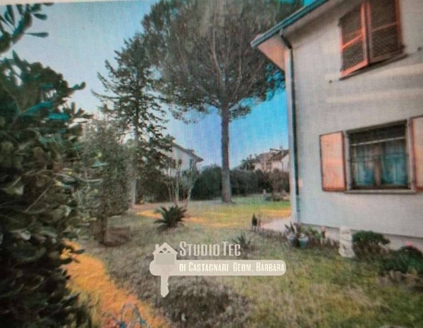 casa indipendente in vendita a Ravenna in zona Lido Adriano