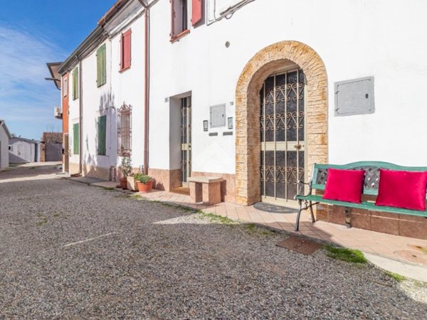 casa indipendente in vendita a Ravenna in zona Castiglione di Ravenna