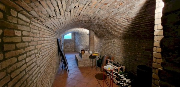 locale commerciale in vendita a Ravenna in zona Mezzano