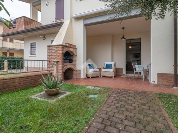 casa indipendente in vendita a Ravenna