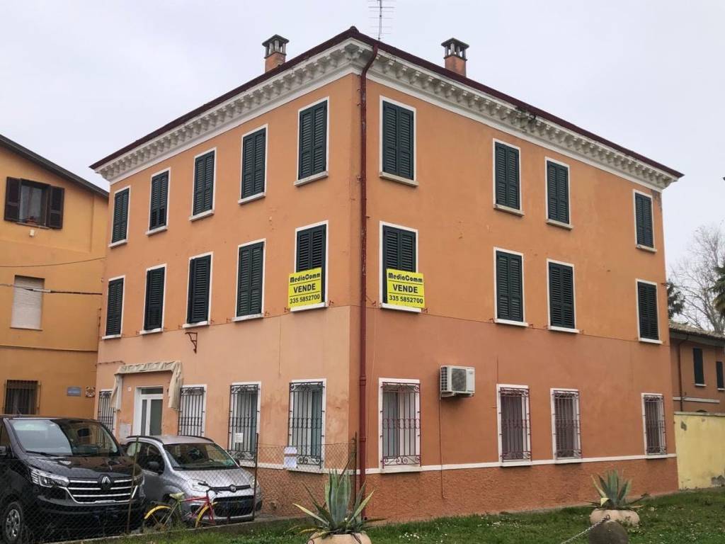 casa indipendente in vendita a Ravenna in zona Centro Storico