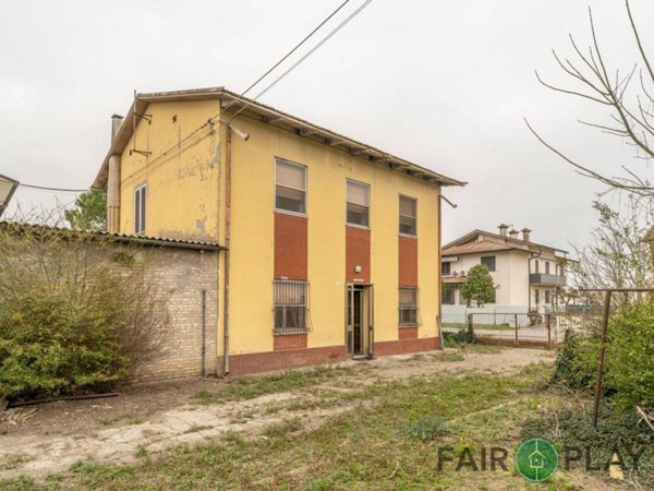 casa indipendente in vendita a Ravenna in zona San Pietro in Vincoli