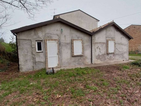 casa indipendente in vendita a Ravenna in zona Savarna / Conventello