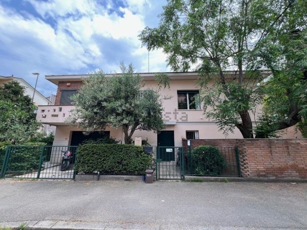 casa indipendente in vendita a Ravenna in zona Centro Storico