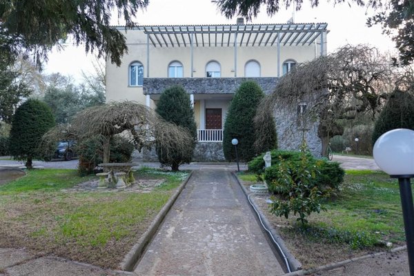 casa indipendente in vendita a Ravenna in zona Mezzano