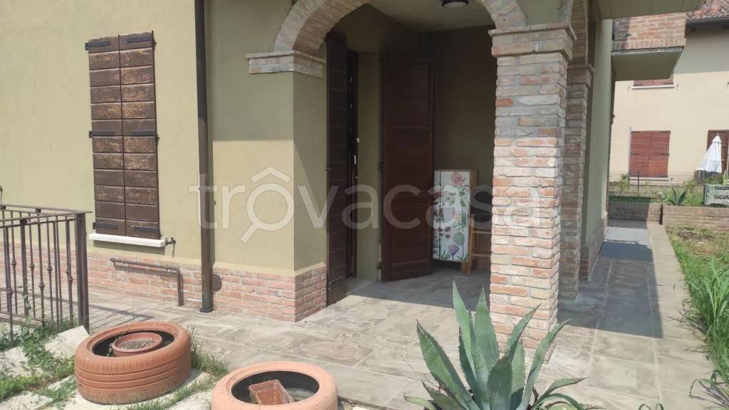 casa indipendente in vendita a Ravenna in zona Mezzano