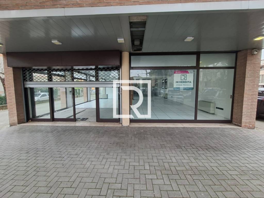 negozio in vendita a Ravenna