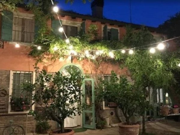 casa indipendente in vendita a Ravenna in zona Centro Storico