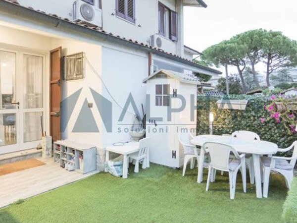 casa indipendente in vendita a Ravenna in zona Lido Adriano