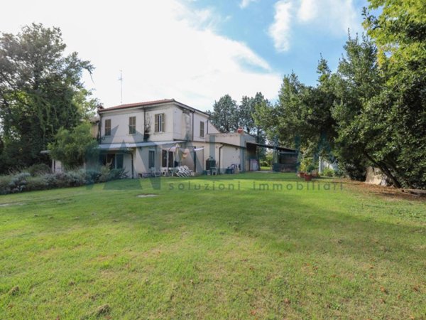 casa indipendente in vendita a Ravenna in zona Centro Storico