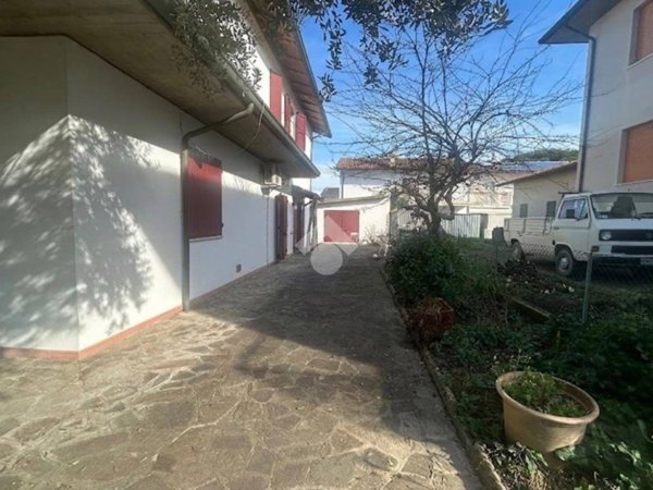 casa indipendente in vendita a Ravenna in zona Centro Storico