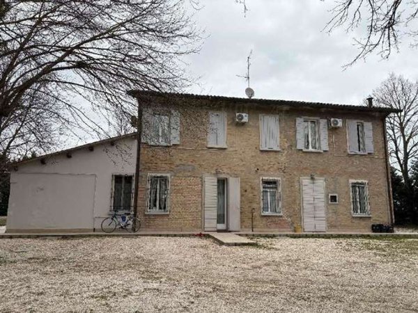 casa indipendente in vendita a Ravenna in zona Classe