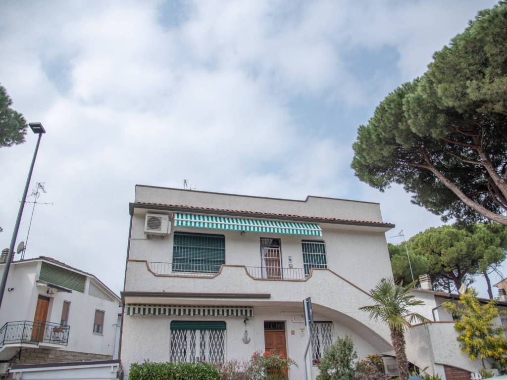 appartamento in vendita a Ravenna in zona Punta Marina Terme