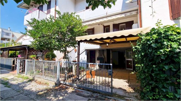 appartamento in vendita a Ravenna in zona Lido Adriano