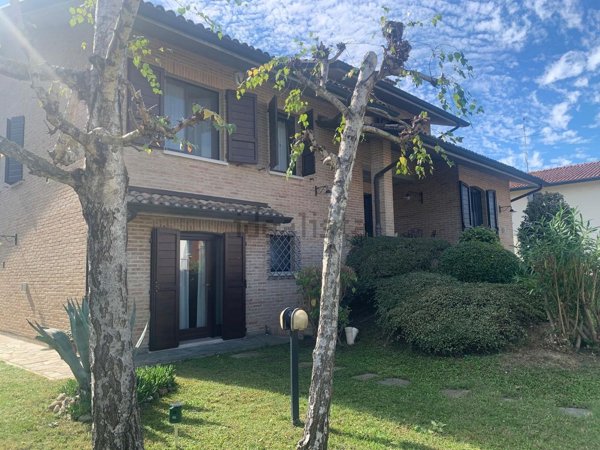 casa indipendente in vendita a Ravenna in zona Centro Storico