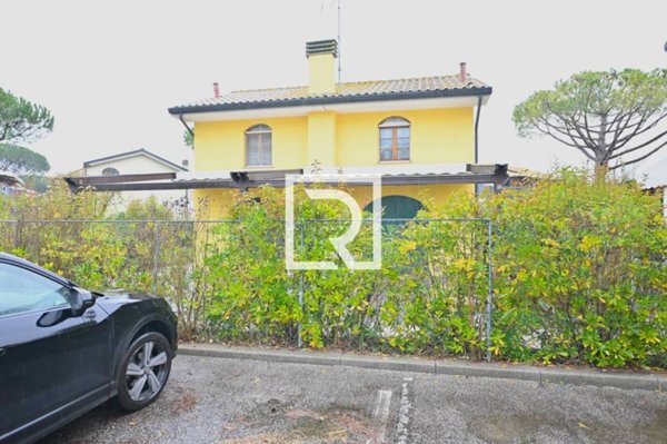 casa indipendente in vendita a Ravenna in zona Punta Marina Terme