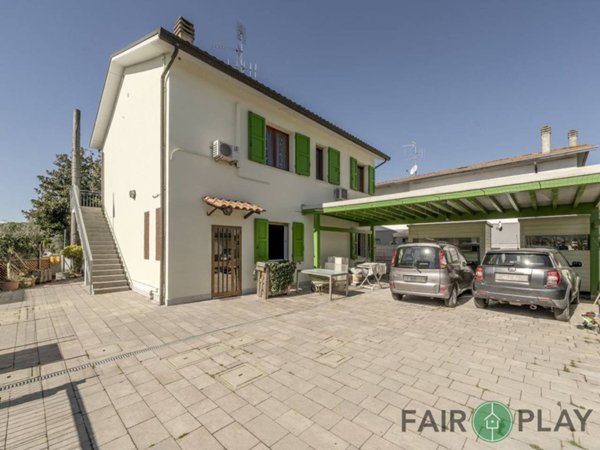 casa indipendente in vendita a Ravenna in zona Classe