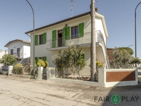 appartamento in vendita a Ravenna in zona Classe