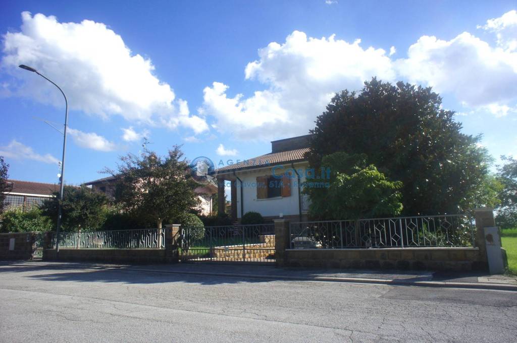 casa indipendente in vendita a Ravenna in zona Gambellara