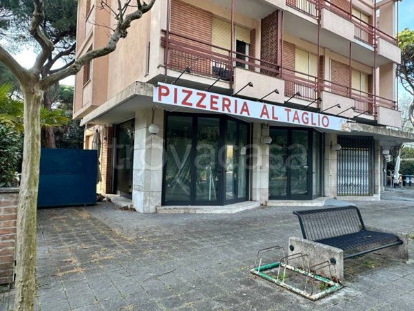 negozio in vendita a Ravenna in zona Marina Romea