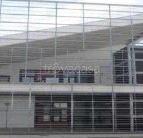 locale commerciale in vendita a Ravenna in zona Fornace Zarattini