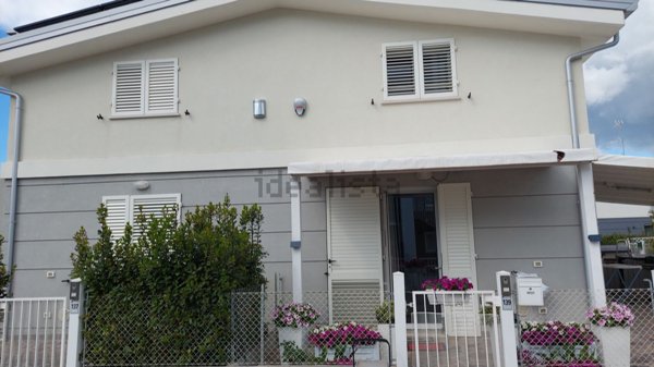 casa indipendente in vendita a Ravenna