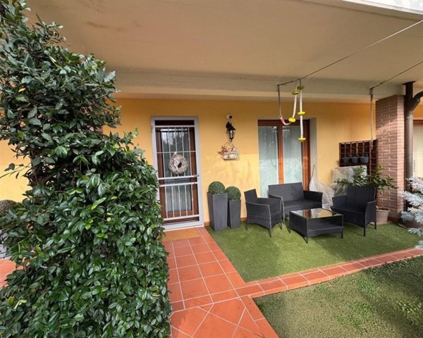 casa indipendente in vendita a Ravenna in zona Mezzano