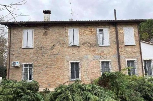 casa indipendente in vendita a Ravenna in zona Classe
