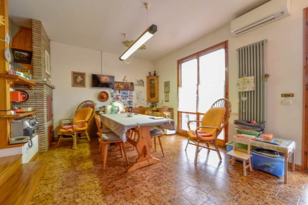 casa indipendente in vendita a Ravenna in zona Lido Adriano