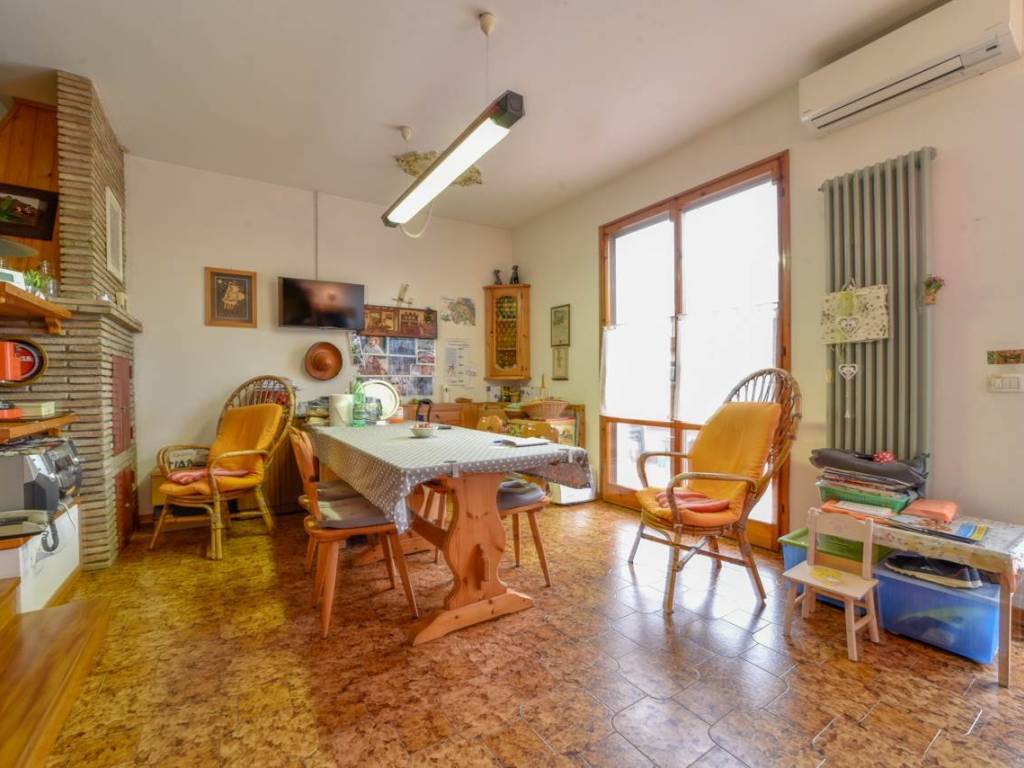 casa indipendente in vendita a Ravenna in zona Lido Adriano