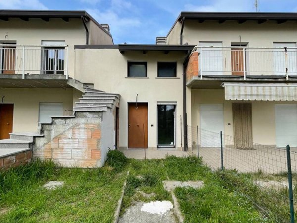 casa indipendente in vendita a Ravenna in zona Lido Adriano