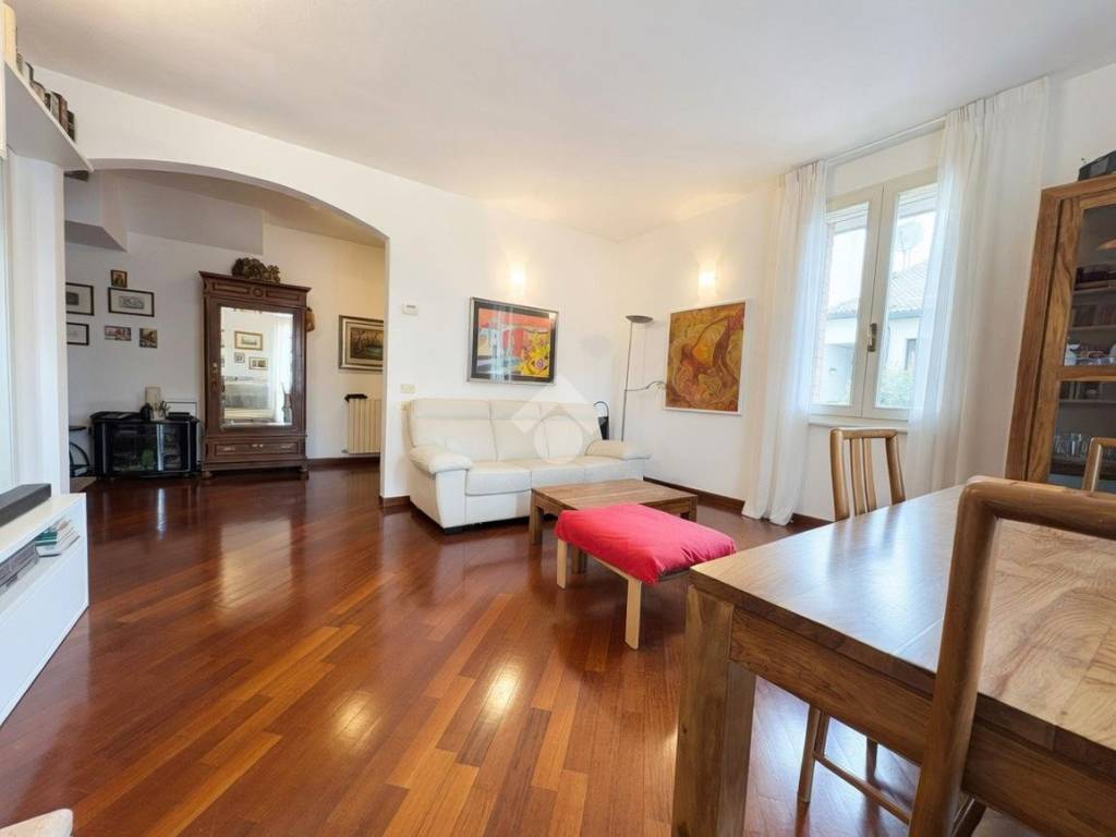 casa indipendente in vendita a Ravenna