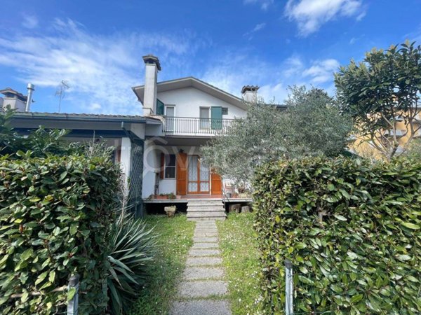 appartamento in vendita a Ravenna in zona Lido Adriano