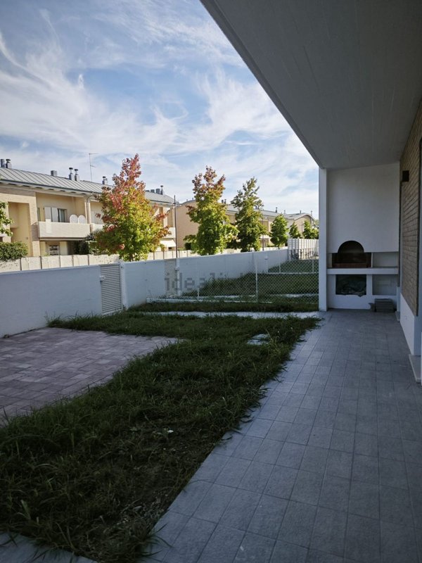 casa indipendente in vendita a Ravenna in zona Classe