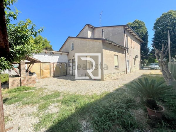 casa indipendente in vendita a Ravenna in zona San Pietro in Vincoli