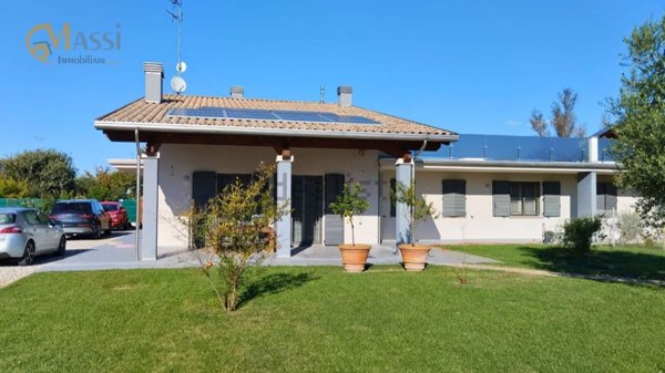 casa indipendente in vendita a Ravenna in zona Savarna / Conventello