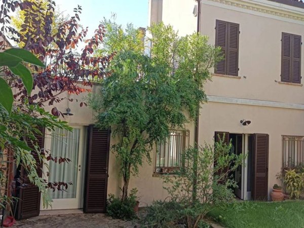 casa indipendente in vendita a Ravenna