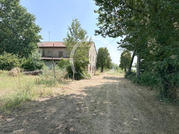 casa indipendente in vendita a Ravenna in zona Mezzano