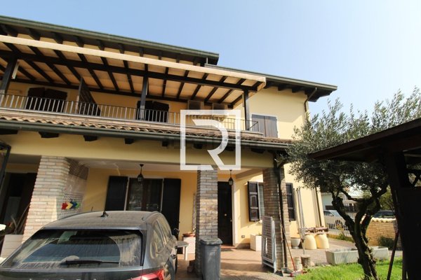 casa indipendente in vendita a Ravenna in zona Madonna dell'Albero