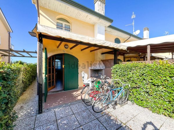 casa indipendente in vendita a Ravenna in zona Punta Marina Terme