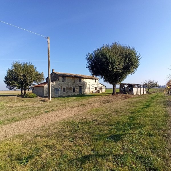 casa indipendente in vendita a Ravenna in zona San Pietro in Campiano