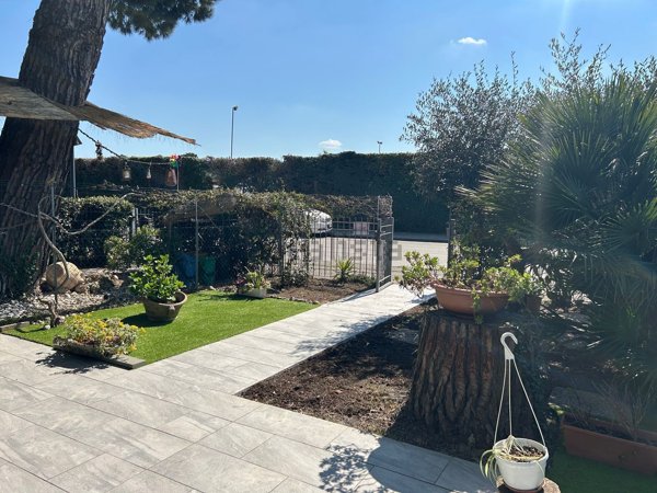 casa indipendente in vendita a Ravenna in zona Lido di Dante