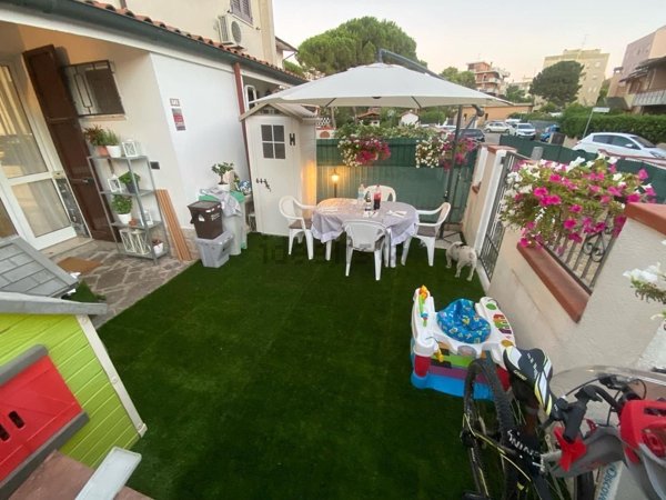 casa indipendente in vendita a Ravenna in zona Lido Adriano