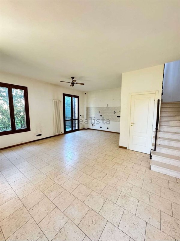 casa indipendente in vendita a Ravenna in zona Mezzano